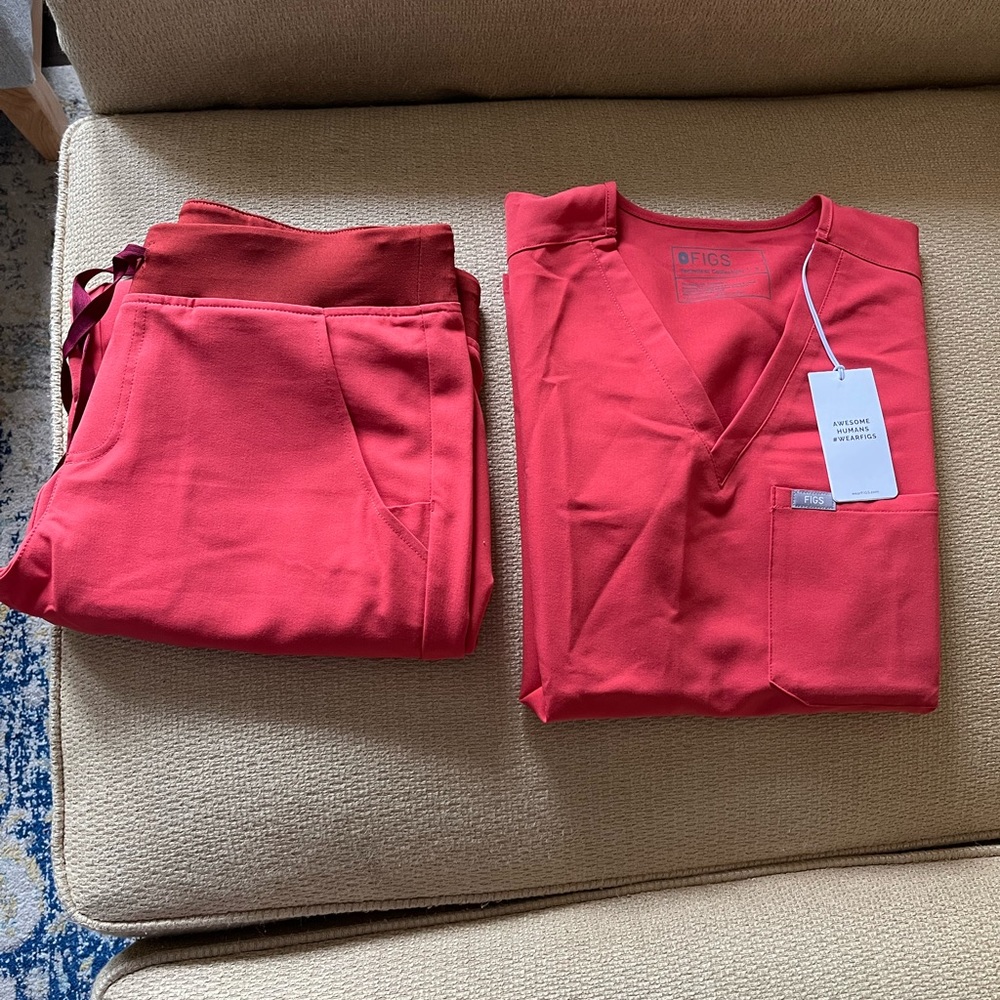Figs Women’s Scrubs!